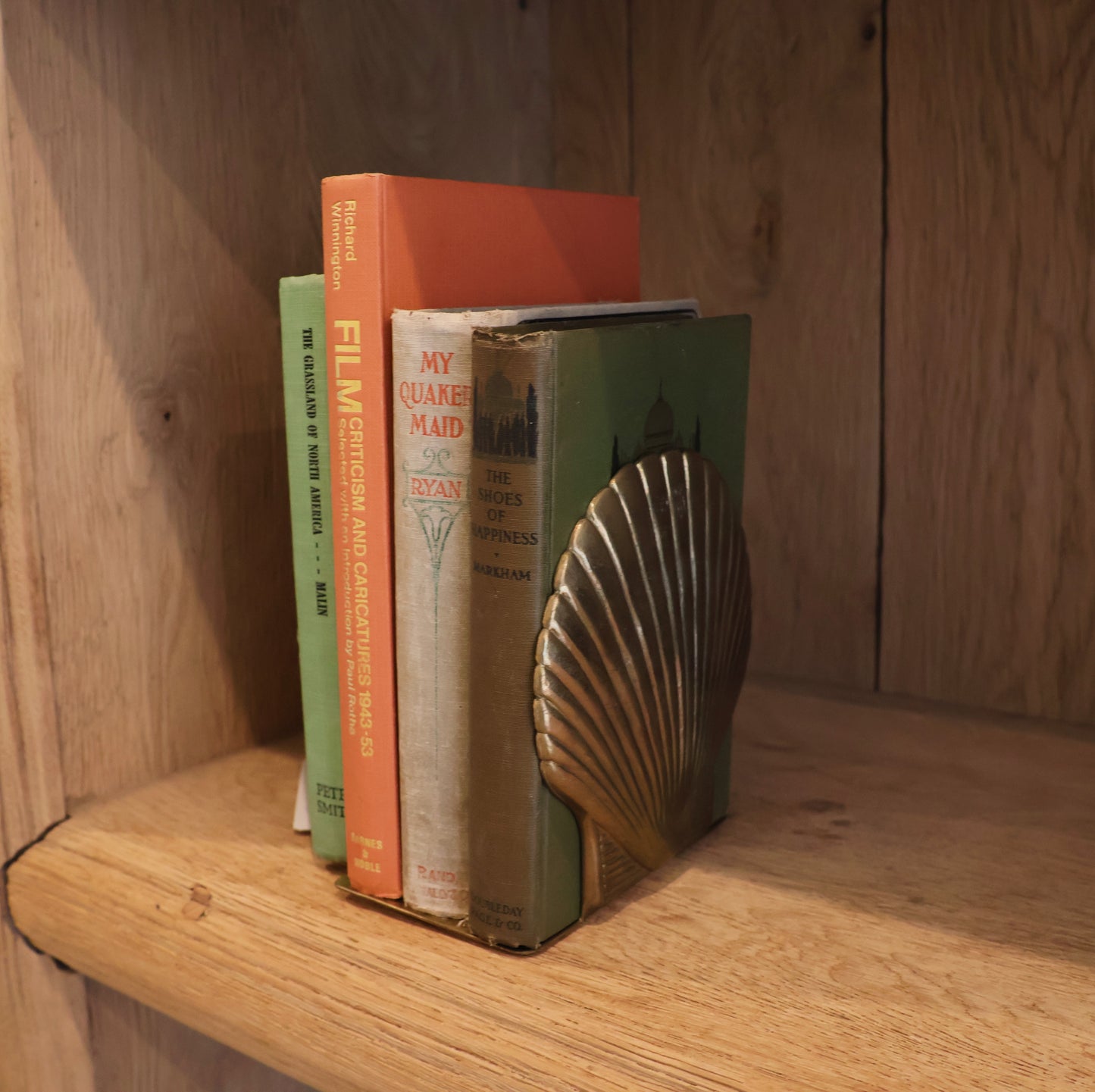 SEASHELL BRASS BOOKEND SET