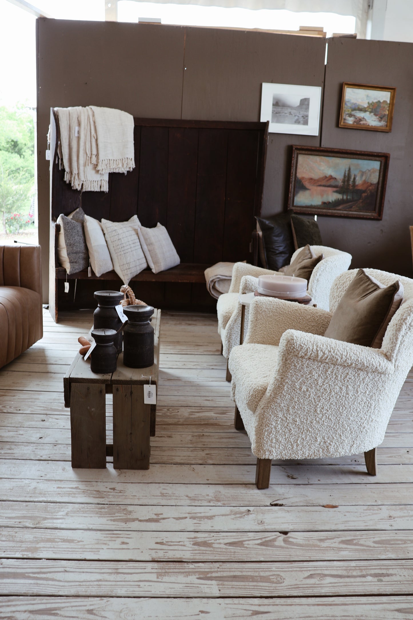 WOOD CARVED CANDLE HOLDER-BLACK