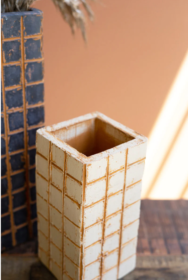 ETCHED CLAY GRID VASES